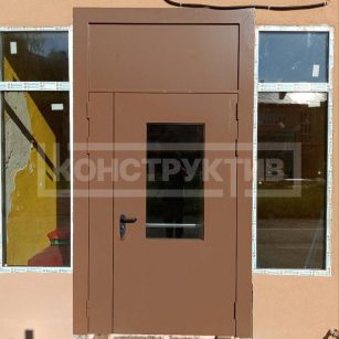 Полуторная противопожарная дверь с окном EIS15,30,45,60